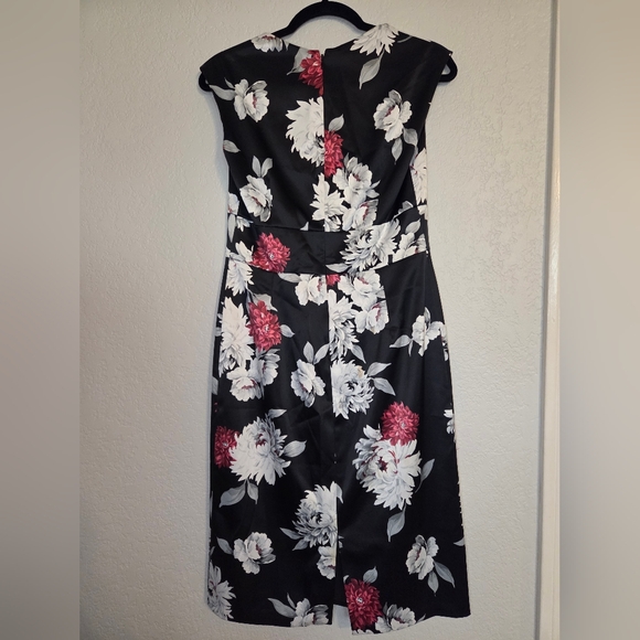 White HouseElegant Black Floral Dress - Picture 8 of 14